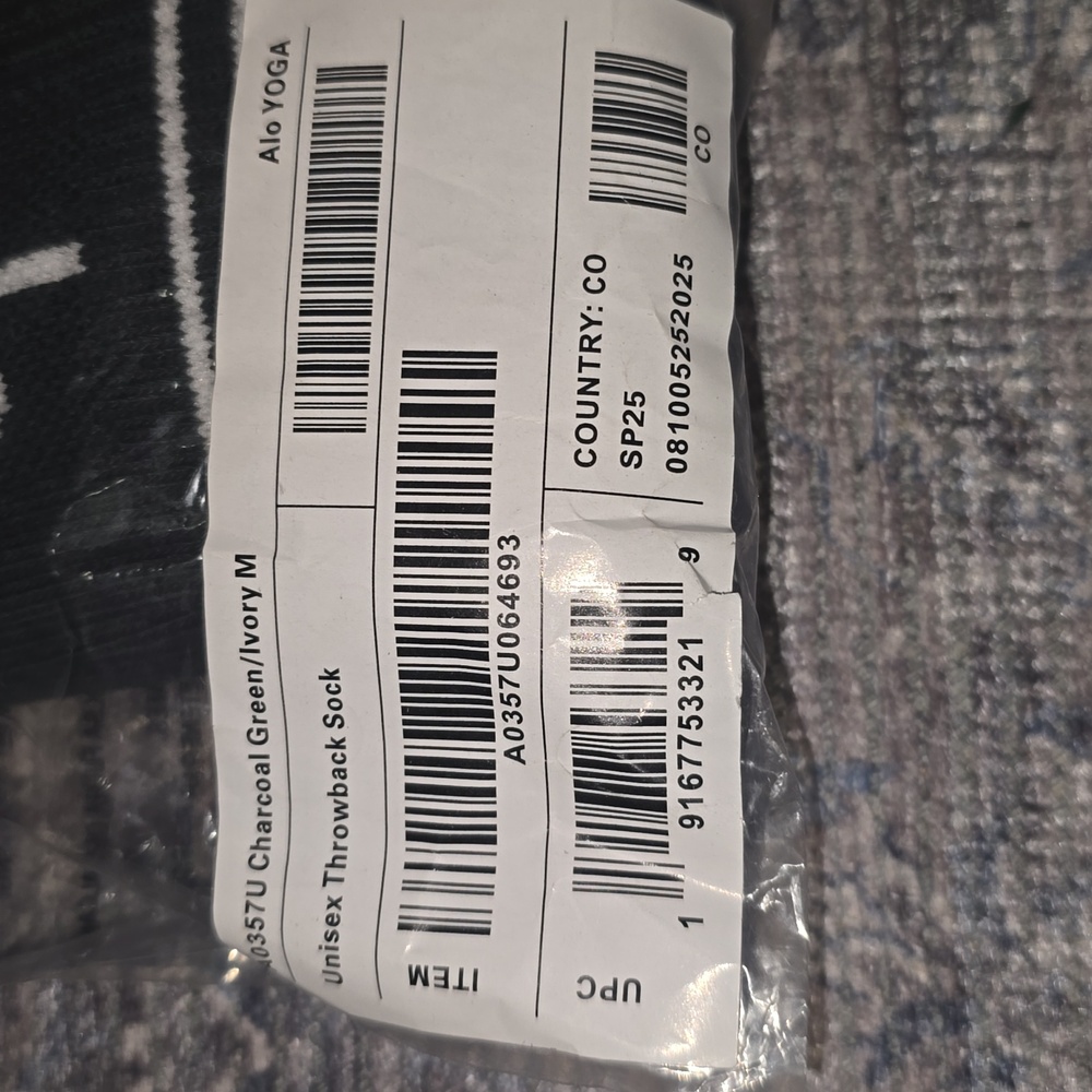 ALO Yoga Unisex Throwback Charcoal Green Athletic Socks Medium $34 - Picture 2 of 7